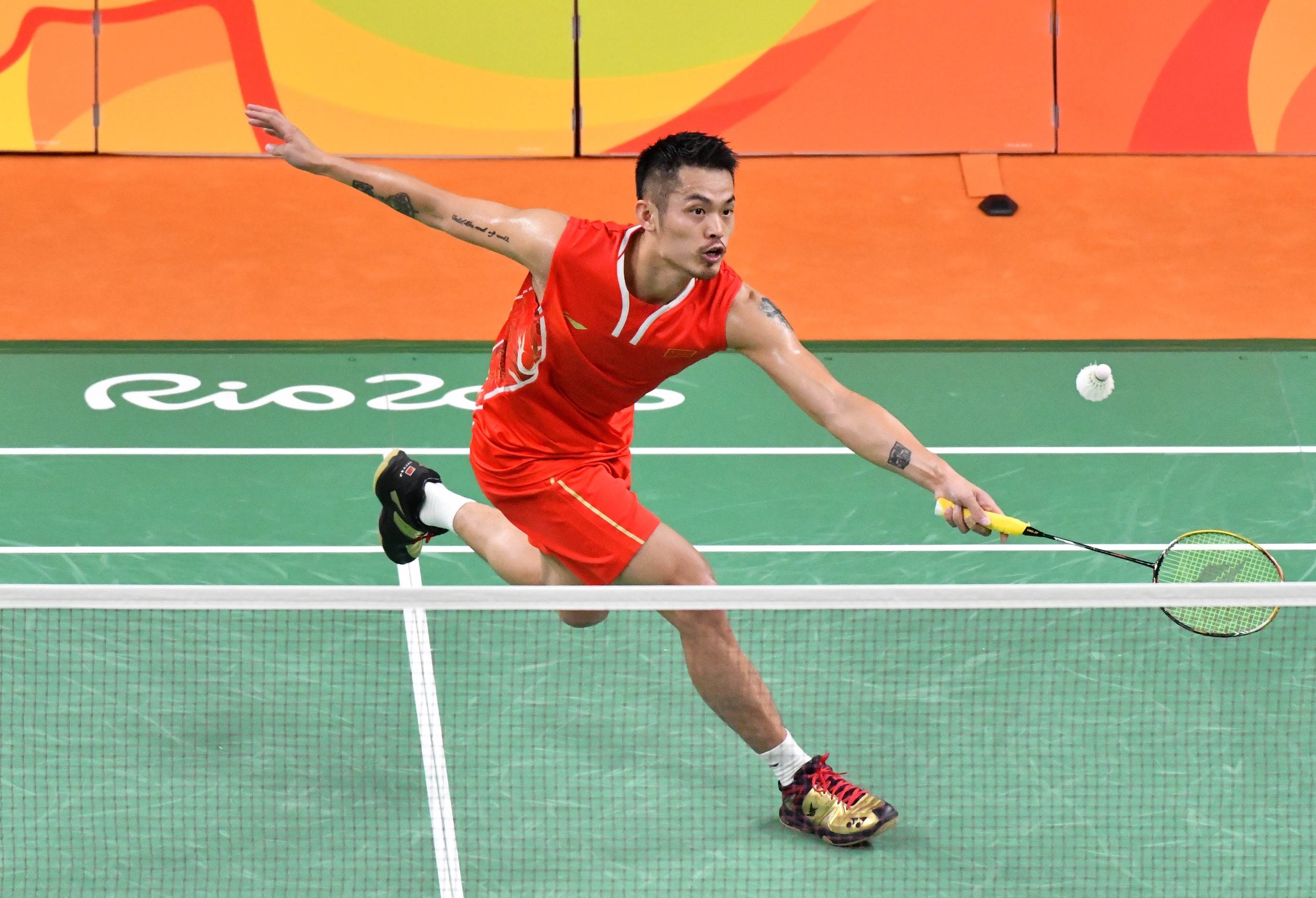 边路防守薄 边路防守薄